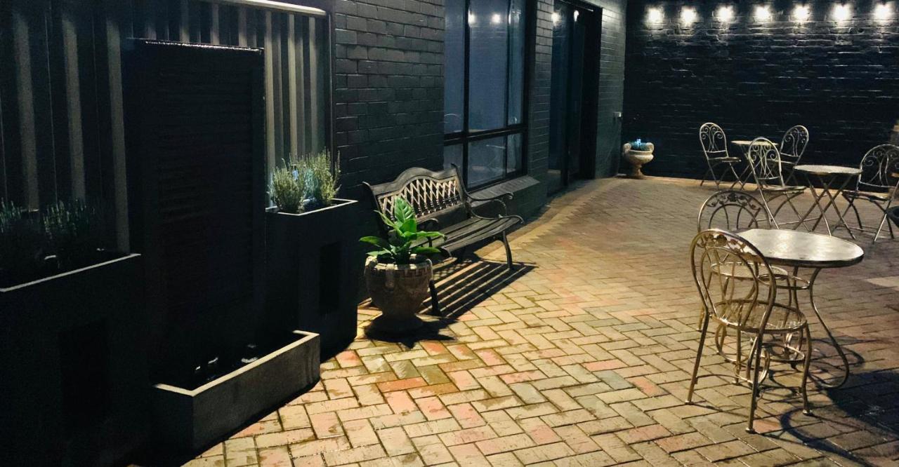 Отель Rochester Tavern Экстерьер фото